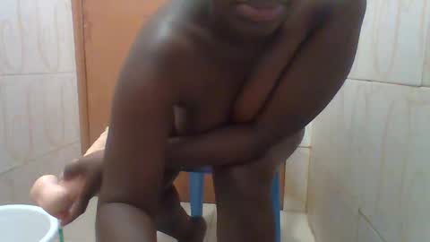 Snapshot of honey_beb chatting on 12-18-25, 10:16 honey_beb online show from 12-18-25, 10:16