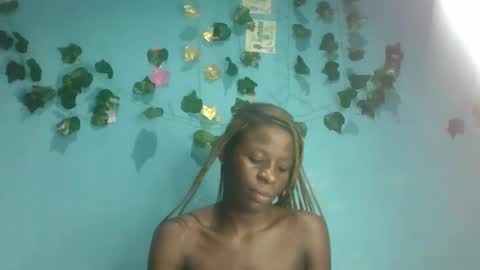 Queen online show from 10-06-25, 09:23