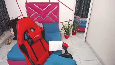 Snapshot of honey_channe chatting on 09-17-25, 01:51 honey_channe online show from 09-17-25, 01:51