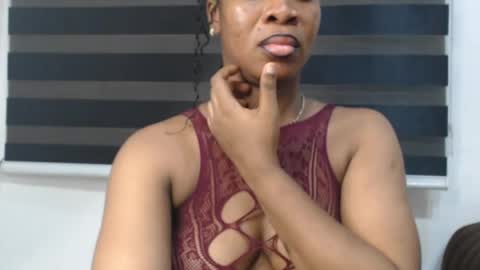 Snapshot of honey_dollxx chatting on 05-29-26, 06:55 Flora online show from 05-29-26, 06:55