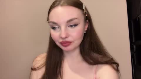 Snapshot of honey_fox123 chatting on 02-19-26, 08:27 ARIANA online show from 02-19-26, 08:27