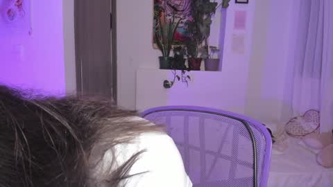 Snapshot of honey_hoe chatting on 02-07-25, 05:31 Lau online show from 02-07-25, 05:31