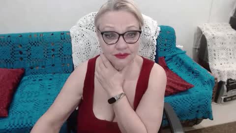 Snapshot of honey_lady_ chatting on 11-08-25, 10:04 Honey Lady online show from 11-08-25, 10:04