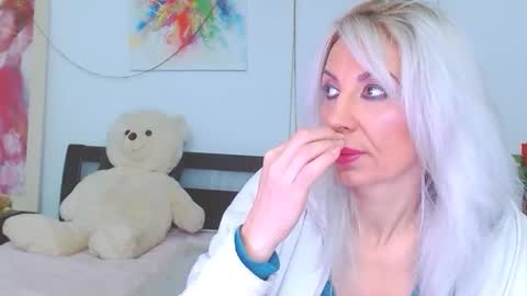 Snapshot of honey_lara chatting on 02-14-26, 07:21 honey_lara online show from 02-14-26, 07:21