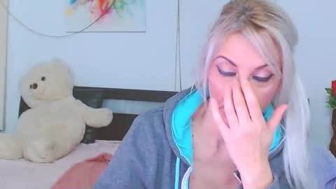 Snapshot of honey_lara chatting on 02-25-26, 03:16 honey_lara online show from 02-25-26, 03:16