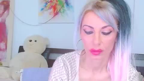 Snapshot of honey_lara chatting on 03-15-26, 08:26 honey_lara online show from 03-15-26, 08:26