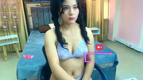 Snapshot of honey_love__ chatting on 09-12-25, 02:17 Honey Love online show from 09-12-25, 02:17