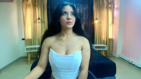 Snapshot of honey_love__ chatting on 09-17-25, 02:08 Honey Love online show from 09-17-25, 02:08