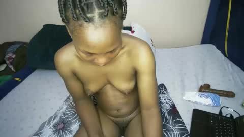 honey_nubia0 online show from 05-13-26, 07:11