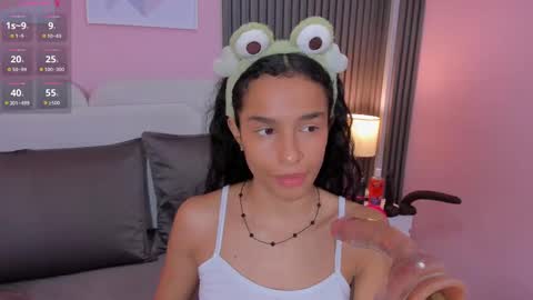 honey_sofii_ online show from 10-05-25, 10:35