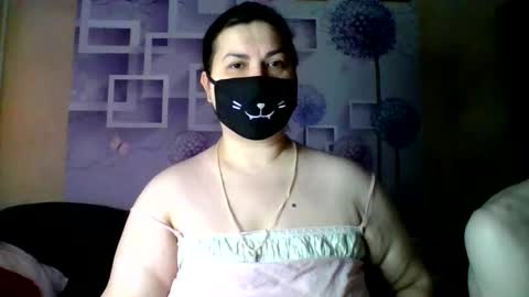 Snapshot of honey_sweet_couple chatting on 12-22-25, 05:37 Alexa and Oscar online show from 12-22-25, 05:37