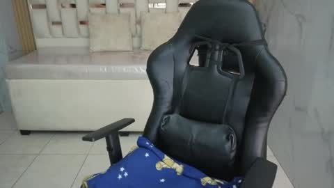HONEY  online show from 04-29-26, 01:37