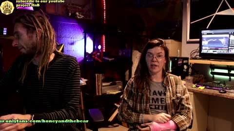 Honey and Bear online show from 12-14-24, 03:51