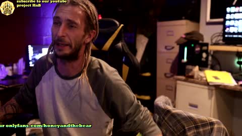 Honey and Bear online show from 12-17-24, 03:28