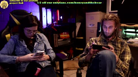 Honey and Bear online show from 01-10-25, 03:07