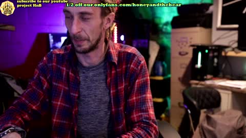 Honey and Bear online show from 02-06-25, 03:16