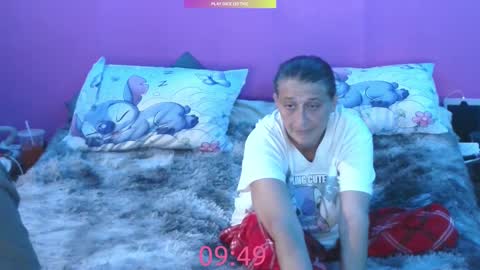 Snapshot of honeyandken chatting on 09-12-25, 03:28 Honey and Ken online show from 09-12-25, 03:28