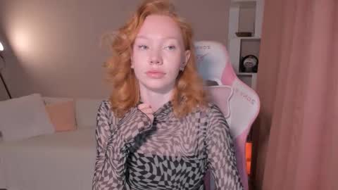 Snapshot of honeyautumn chatting on 10-04-25, 10:19 honeyautumn online show from 10-04-25, 10:19