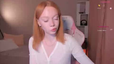 Snapshot of honeyautumn chatting on 10-19-25, 09:48 honeyautumn online show from 10-19-25, 09:48