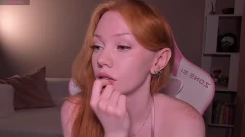 Snapshot of honeyautumn chatting on 06-27-26, 06:13 honeyautumn online show from 06-27-26, 06:13