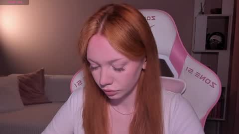 Snapshot of honeyautumn chatting on 07-12-26, 07:49 honeyautumn online show from 07-12-26, 07:49