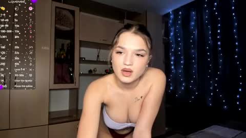 HoneyBunny  online show from 04-26-26, 07:11