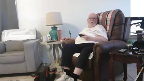 Snapshot of honeybuns344636 chatting on 12-21-24, 07:38 Honey online show from 12-21-24, 07:38