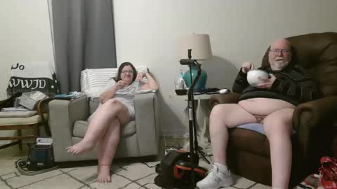 Snapshot of honeybuns344636 chatting on 01-22-25, 11:21 Honey online show from 01-22-25, 11:21