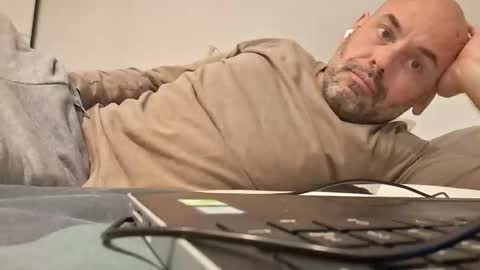 Snapshot of honeydaddyforyou chatting on 12-05-25, 05:31 honeydaddyforyou online show from 12-05-25, 05:31