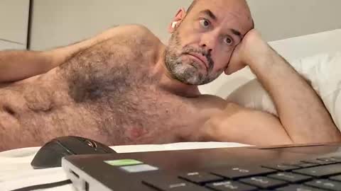 Snapshot of honeydaddyforyou chatting on 01-13-26, 07:13 honeydaddyforyou online show from 01-13-26, 07:13