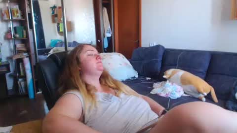 HoneydewMolly online show from 06-25-26, 12:20