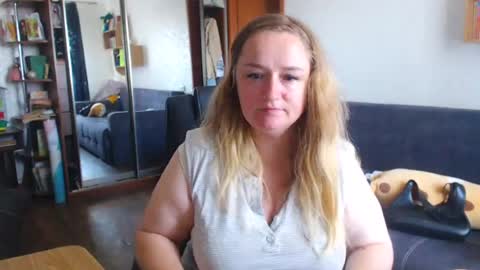 HoneydewMolly online show from 07-01-26, 09:11