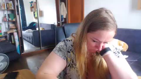 HoneydewMolly online show from 07-09-26, 11:47