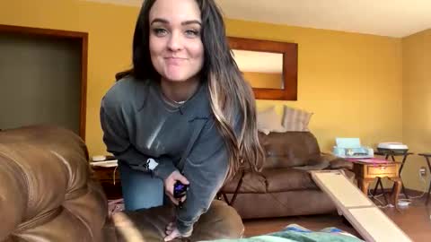 Snapshot of honeydrippinbunny chatting on 10-12-25, 08:41 HoneyDrippinBunny online show from 10-12-25, 08:41