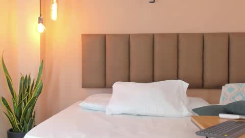 honeygray02 online show from 11-05-25, 03:06