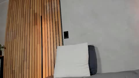 Sofia independent model online show from 01-11-26, 11:48