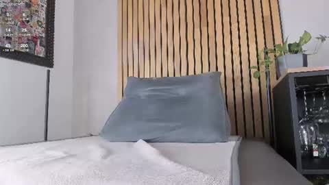 Sofia independent model online show from 06-26-26, 10:41