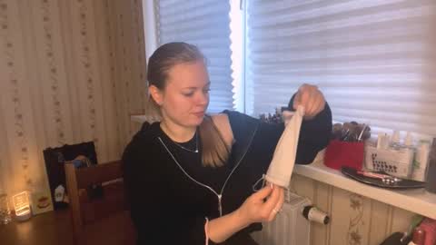 Snapshot of honeyleveston chatting on 03-28-26, 11:43 Hello My name is Lola online show from 03-28-26, 11:43