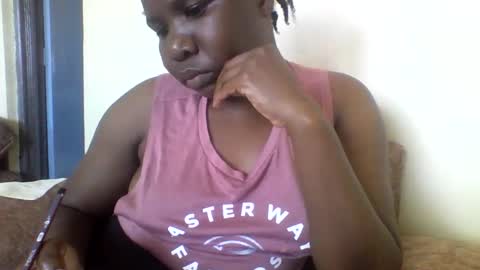 Snapshot of honeymuny chatting on 11-14-25, 08:24 Honeymuny online show from 11-14-25, 08:24