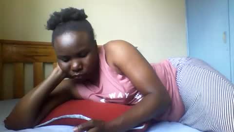 Snapshot of honeymuny chatting on 11-19-25, 06:46 Honeymuny online show from 11-19-25, 06:46