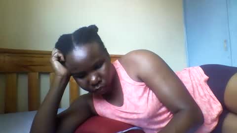 Snapshot of honeymuny chatting on 11-20-25, 07:08 Honeymuny online show from 11-20-25, 07:08