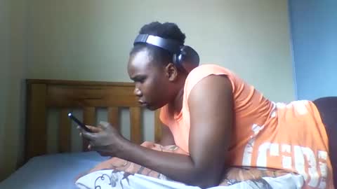 Snapshot of honeymuny chatting on 11-21-25, 08:46 Honeymuny online show from 11-21-25, 08:46