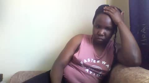 Snapshot of honeymuny chatting on 11-28-25, 07:44 Honeymuny online show from 11-28-25, 07:44