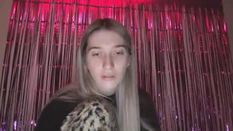 honeyveil online show from 02-12-26, 05:52