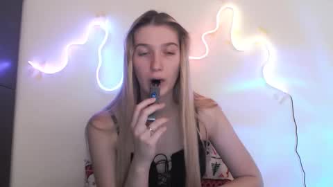 honeyveil online show from 03-24-26, 02:33