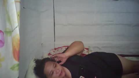 Snapshot of honeyvonz chatting on 12-17-25, 10:38 Merry online show from 12-17-25, 10:38