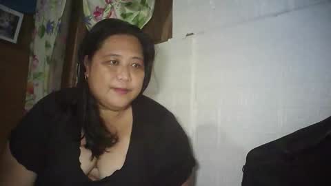 Snapshot of honeyvonz chatting on 01-17-26, 07:06 Merry online show from 01-17-26, 07:06