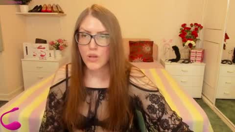 Snapshot of honeywinexs chatting on 06-21-26, 01:35 honeywinexs online show from 06-21-26, 01:35