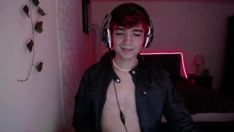 Esteban online show from 09-11-25, 04:45