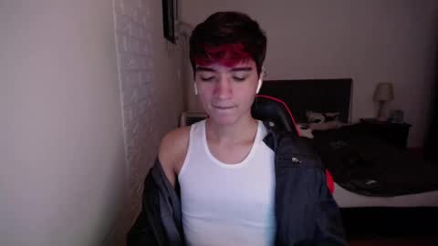 Esteban online show from 09-19-25, 04:58